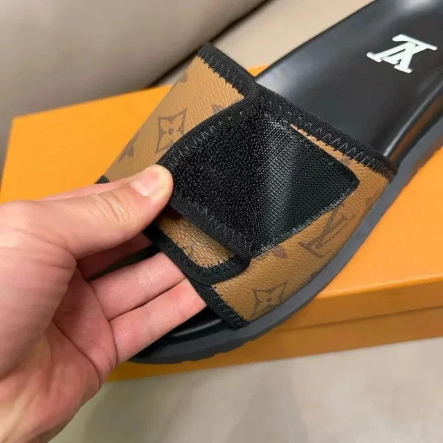 Louis Vuitton Slippers Monogram Slide product detail image 10