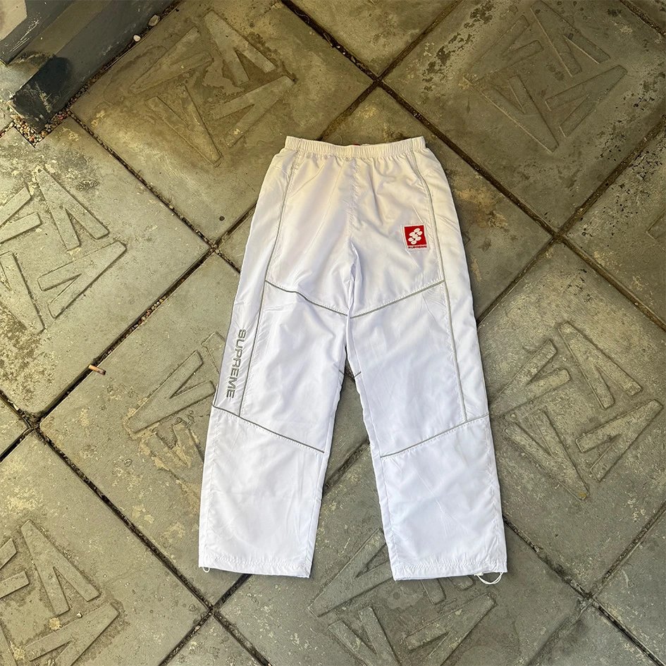 Supreme Hoodies & Sweatshirts Logo Hoodie with Contrast Stitching — White/badge pants