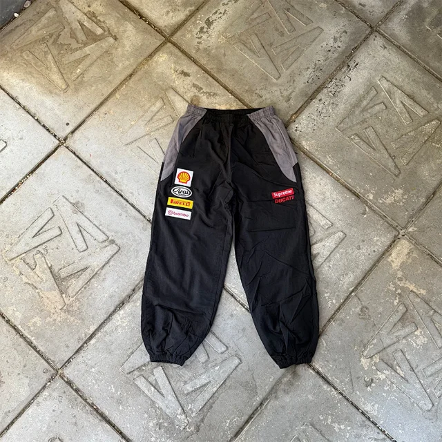Supreme Hoodies & Sweatshirts Logo Hoodie with Contrast Stitching product detail image 11