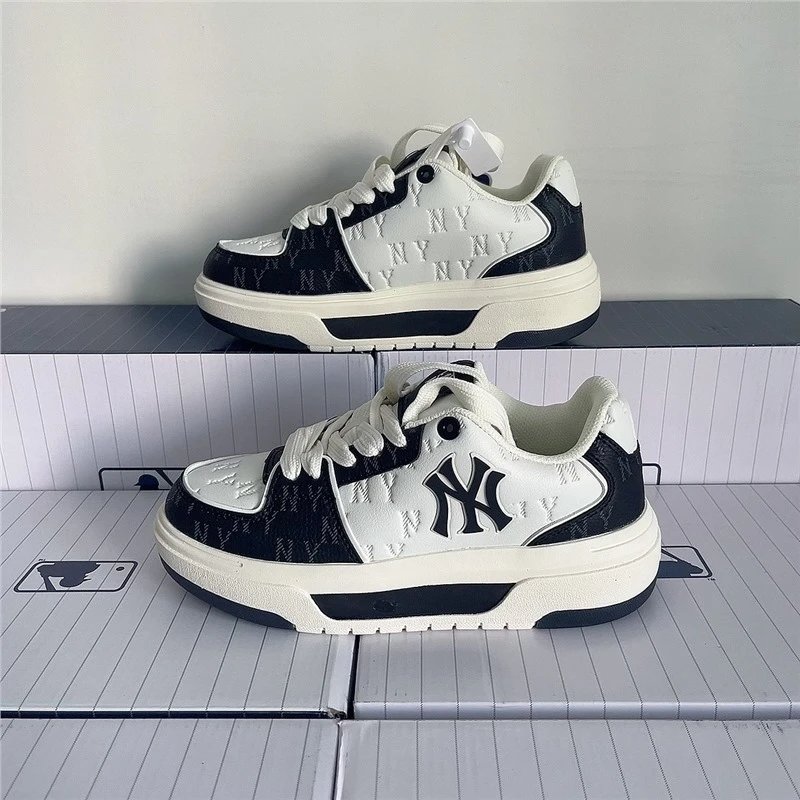 MLB Sneakers Low-Top Platform with NY Logo — Small label black and white