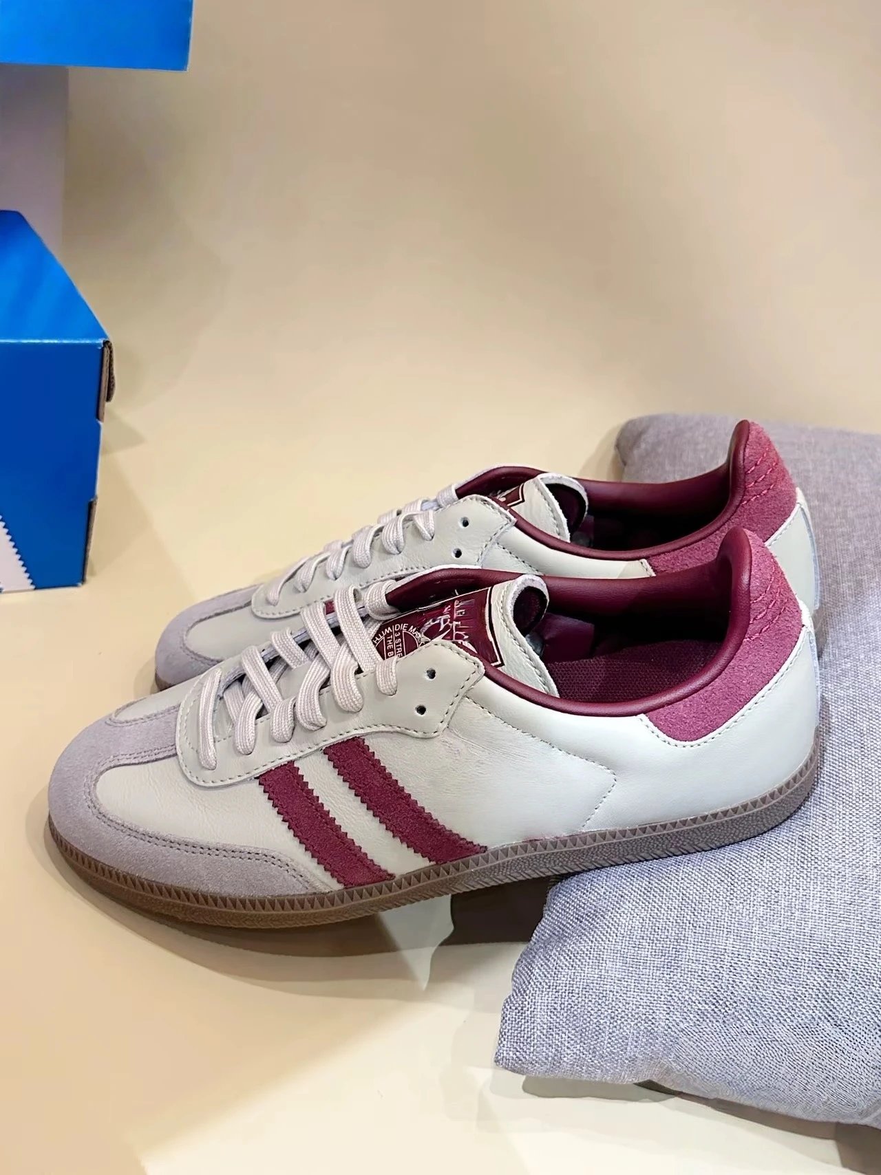 adidas Sneakers Samba low-top with three-stripe side design — Pure original version-4