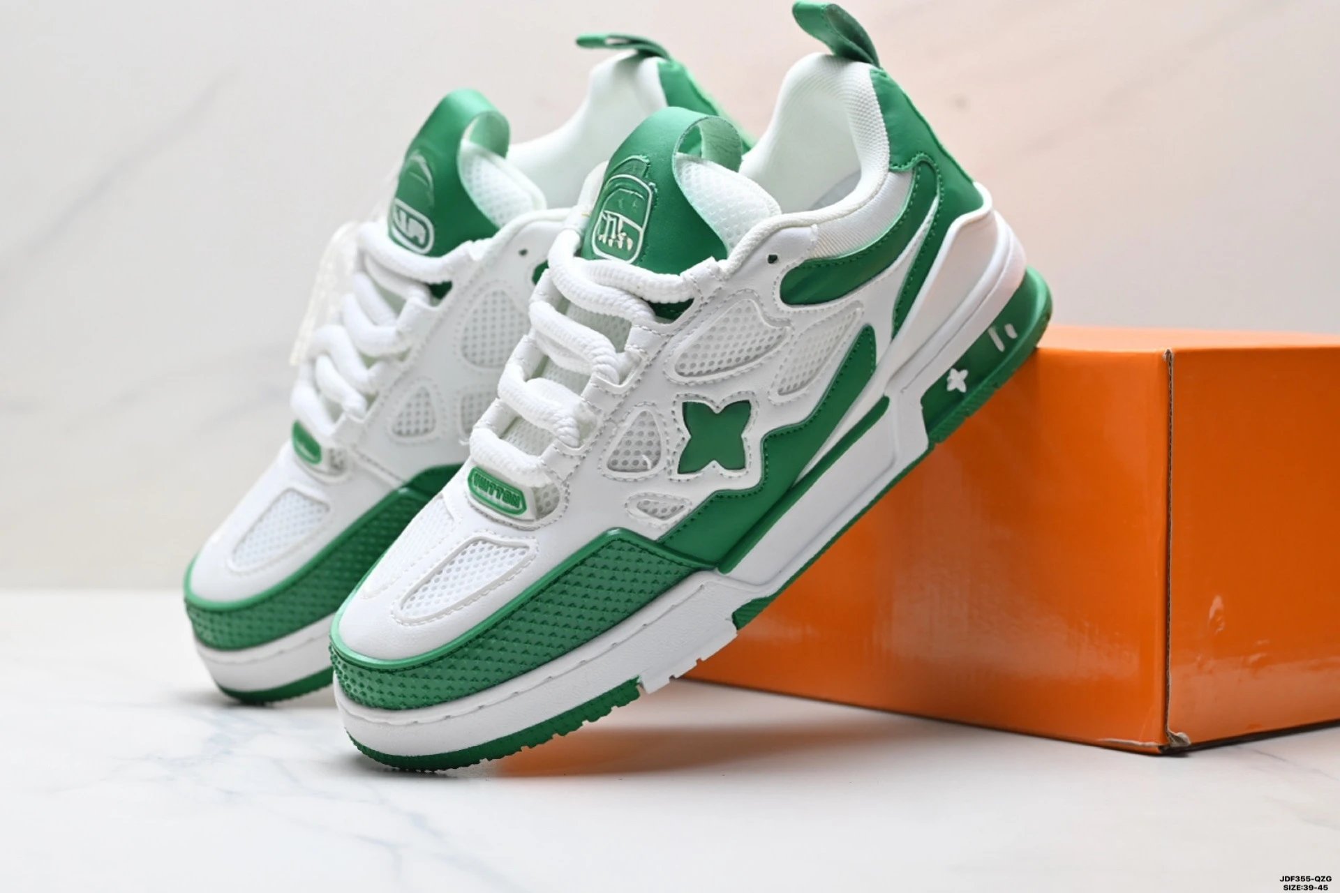 Louis Vuitton Sneakers Low-Top Lace-Up — 26