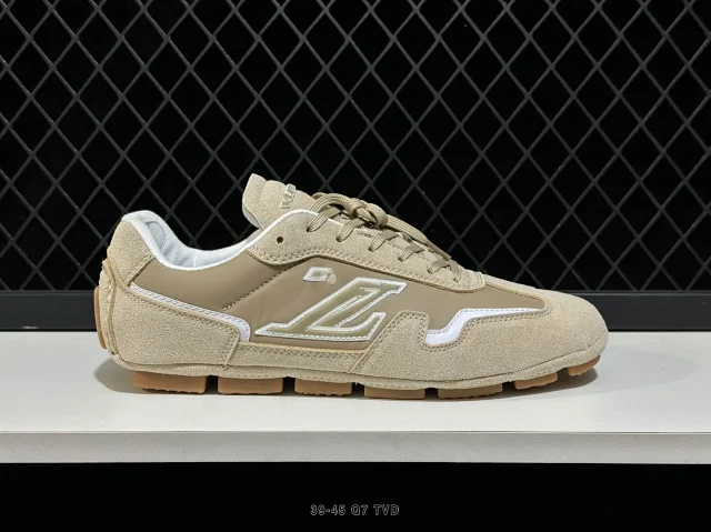 Louis Vuitton Sneakers Low-Top Lace-Up product detail image 3