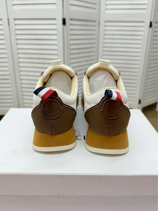 Moncler Sneakers Low-top lace-up with serrated sole product detail image 11