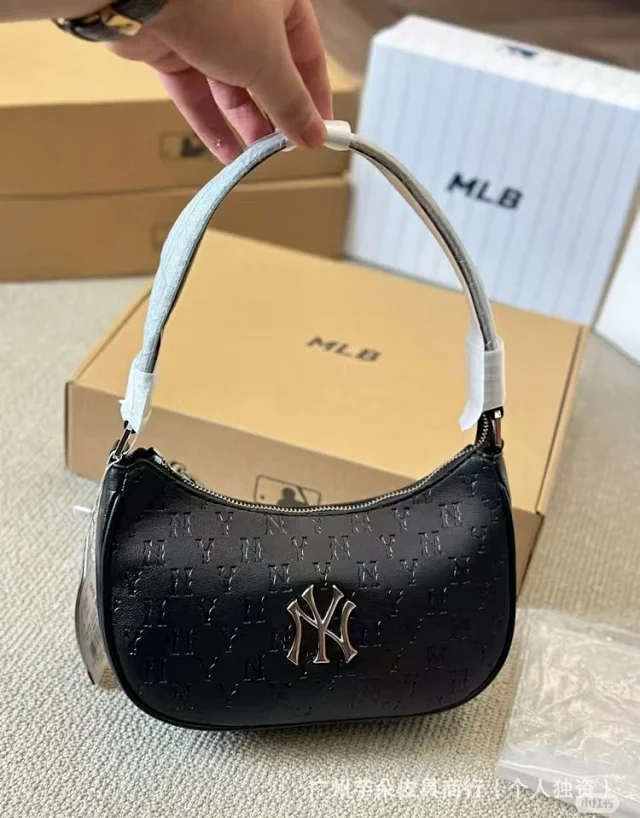 MLB Shoulder Bags NY Monogram Embossed Bag product detail image 15