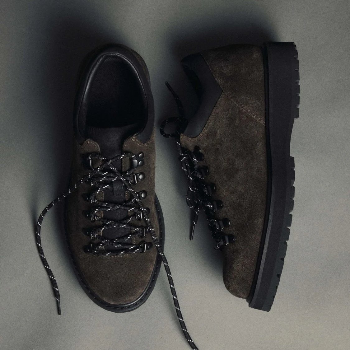 Unbranded Leather Shoes Low-Top Lace-Up with Metal D-Ring Eyelets and Lug Sole image 4
