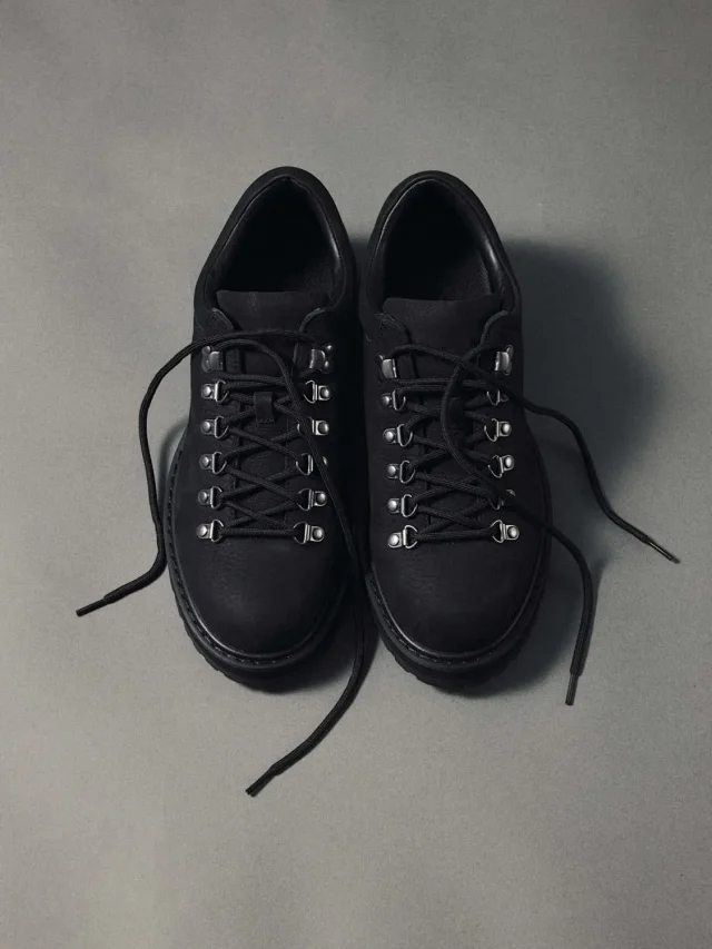 Unbranded Leather Shoes Low-Top Lace-Up with Metal D-Ring Eyelets and Lug Sole product detail image 24