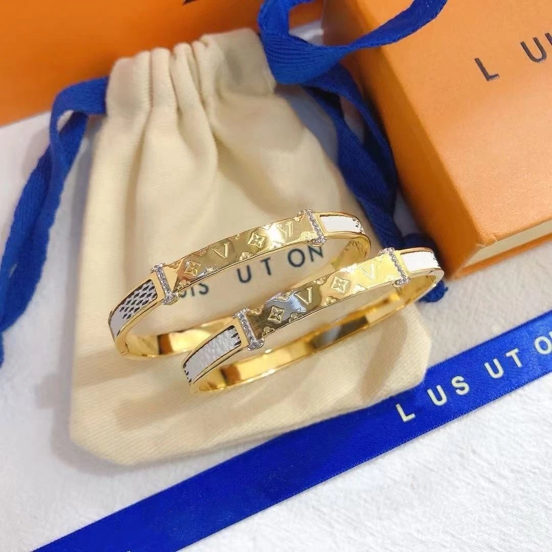 Unbranded Jewelry Monogram-Pattern Hinged Bangle Bracelet — 6