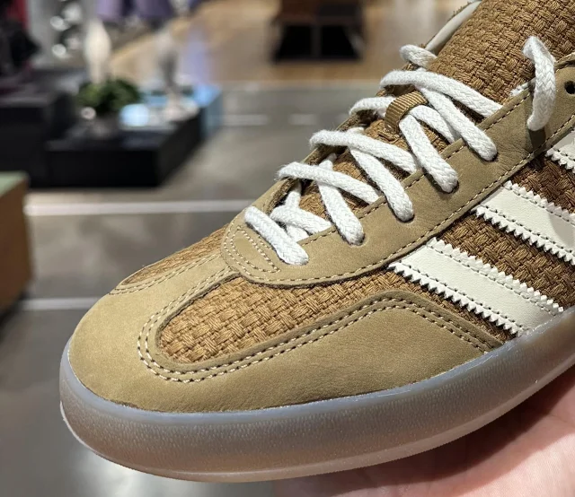 adidas Sneakers Samba low-top with three-stripe side design product detail image 2