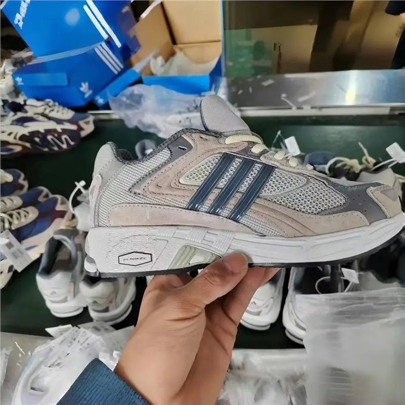 Adidas Sneakers Response CL — 18