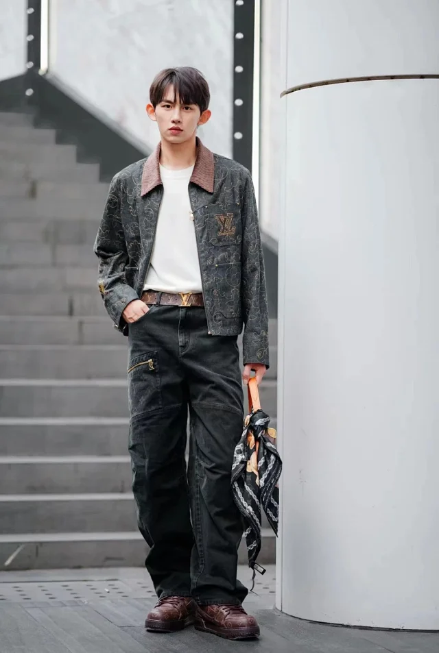 Louis Vuitton Patterned Denim Jeans product detail image 6