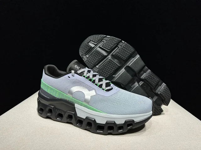 On Sneakers Cloudmonster 2 product detail image 5