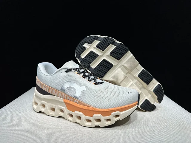 On Sneakers Cloudmonster 2 product detail image 10