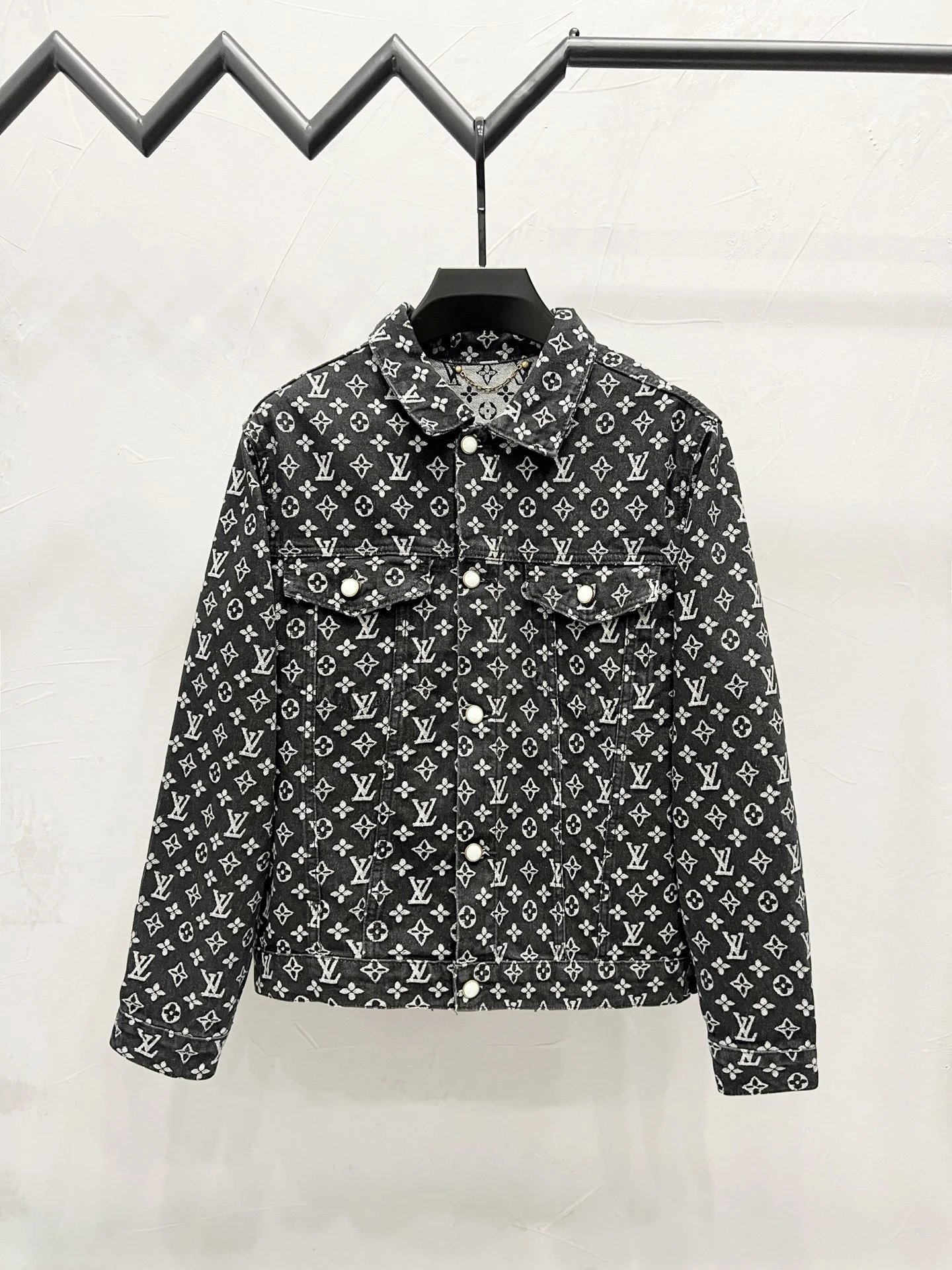 Louis Vuitton Patterned Denim Jeans — M839