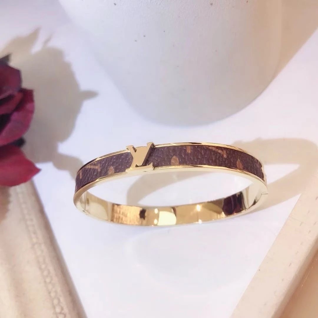 Unbranded Jewelry Monogram-Pattern Hinged Bangle Bracelet — 9