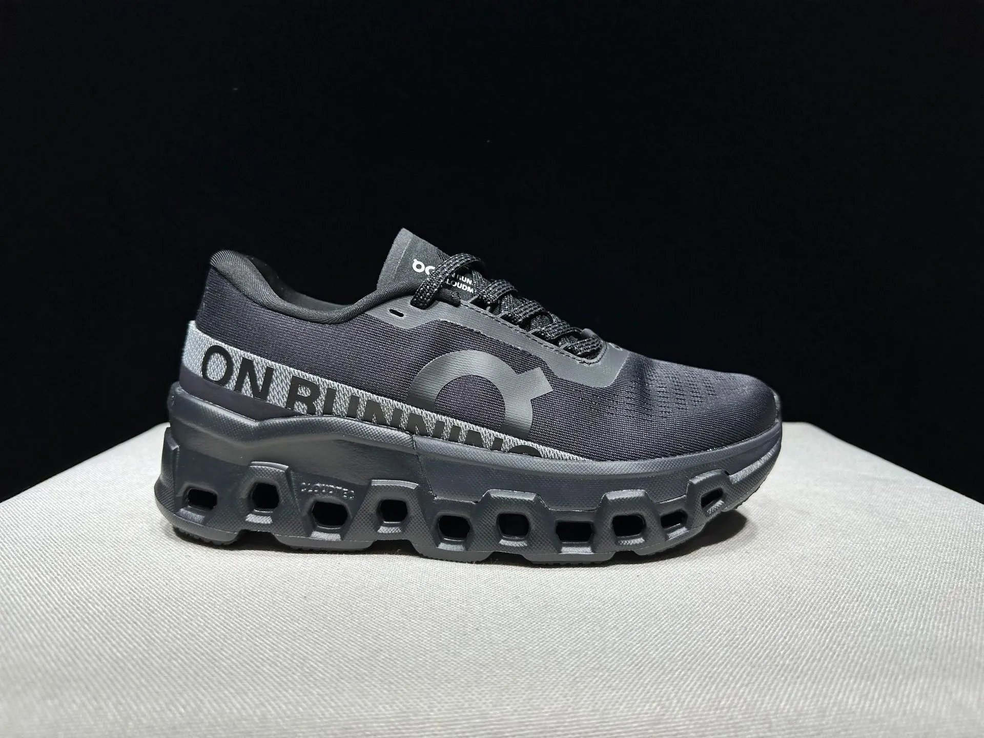 On Sneakers Cloudmonster 2 — Style 12