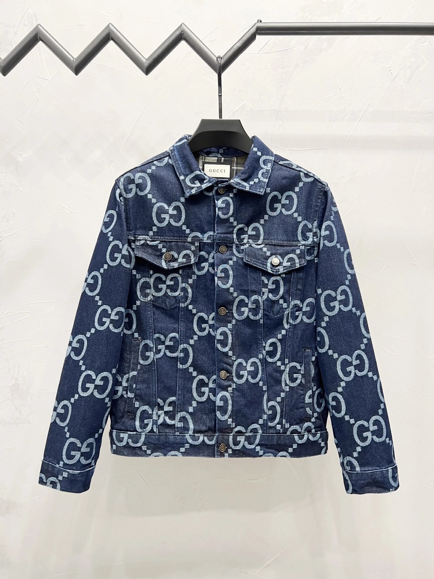 Louis Vuitton Patterned Denim Jeans — M829