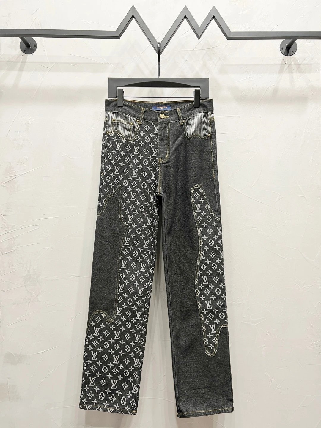 Louis Vuitton Patterned Denim Jeans — M873
