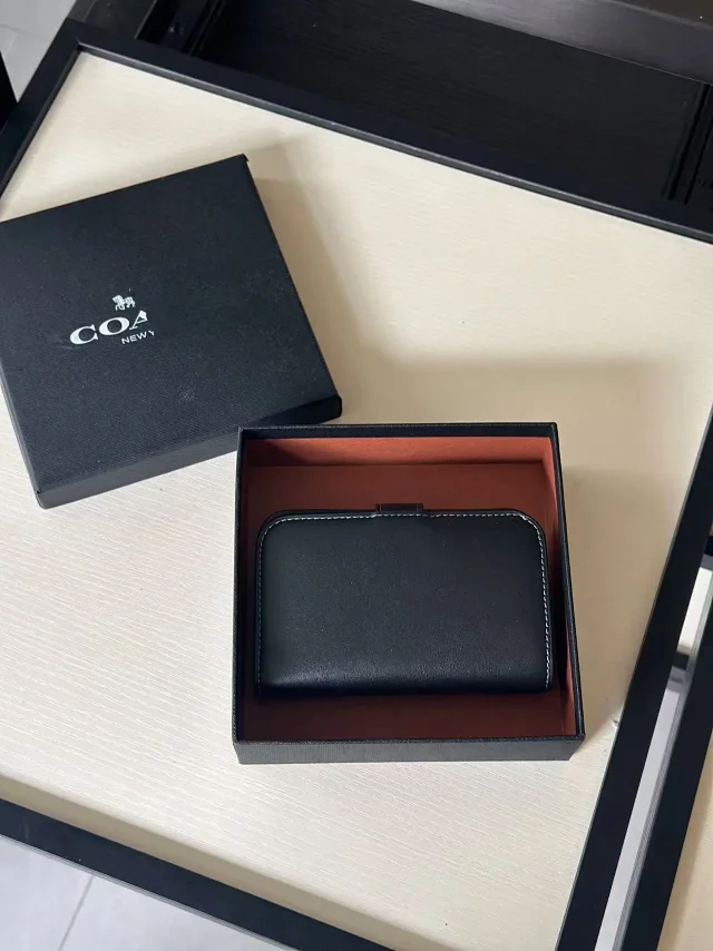 Unbranded Wallets & Card Holders Compact wallet with gold-tone C-shaped buckle product detail image 2