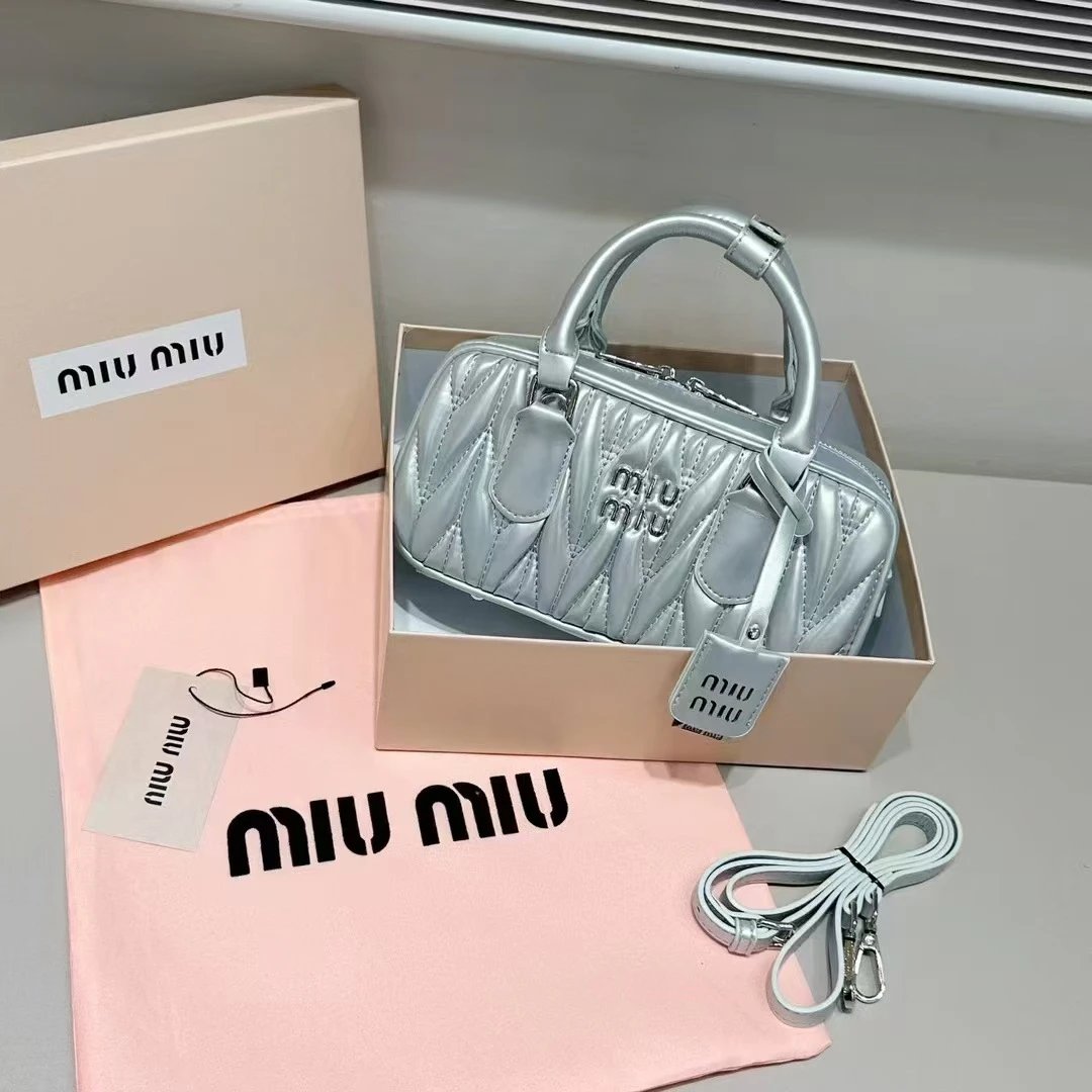 Miu Handbags Quilted Top-Handle Boston Bag image 2