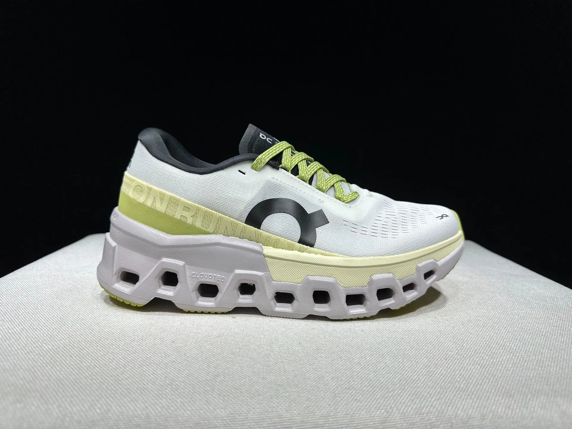On Sneakers Cloudmonster 2 — Style 20