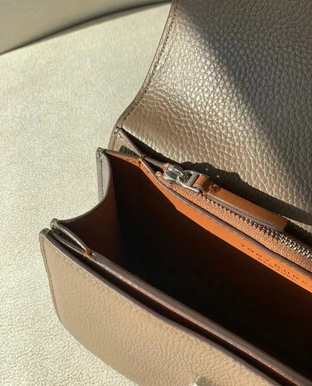 Tory Burch Crossbody Bags Double T Logo Pebbled Flap Bag product detail image 14