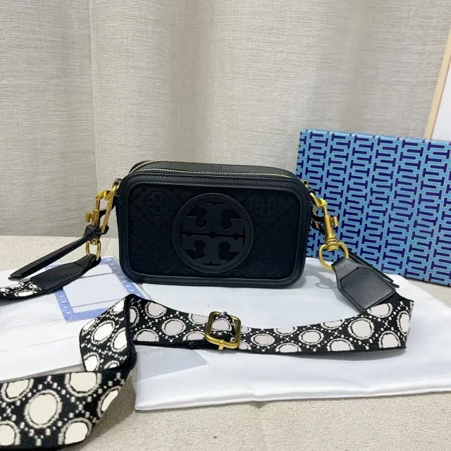 Tory Burch Crossbody Bags Small double-zip logo camera bag with adjustable wide strap product detail image 4