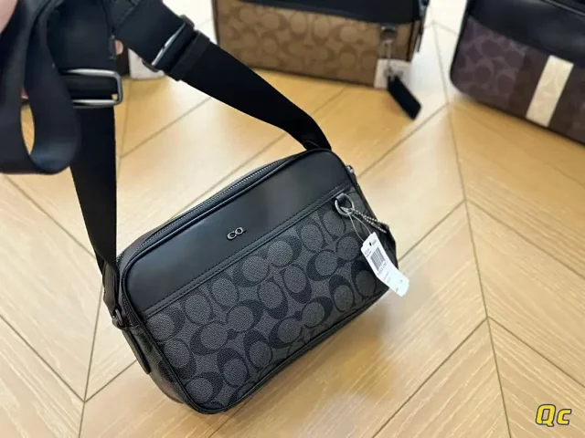 Unbranded Crossbody Bags C4149 Adjustable-Strap Monogram Bag product detail image 1