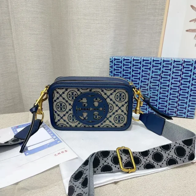 Tory Burch Crossbody Bags Small double-zip logo camera bag with adjustable wide strap product detail image 8