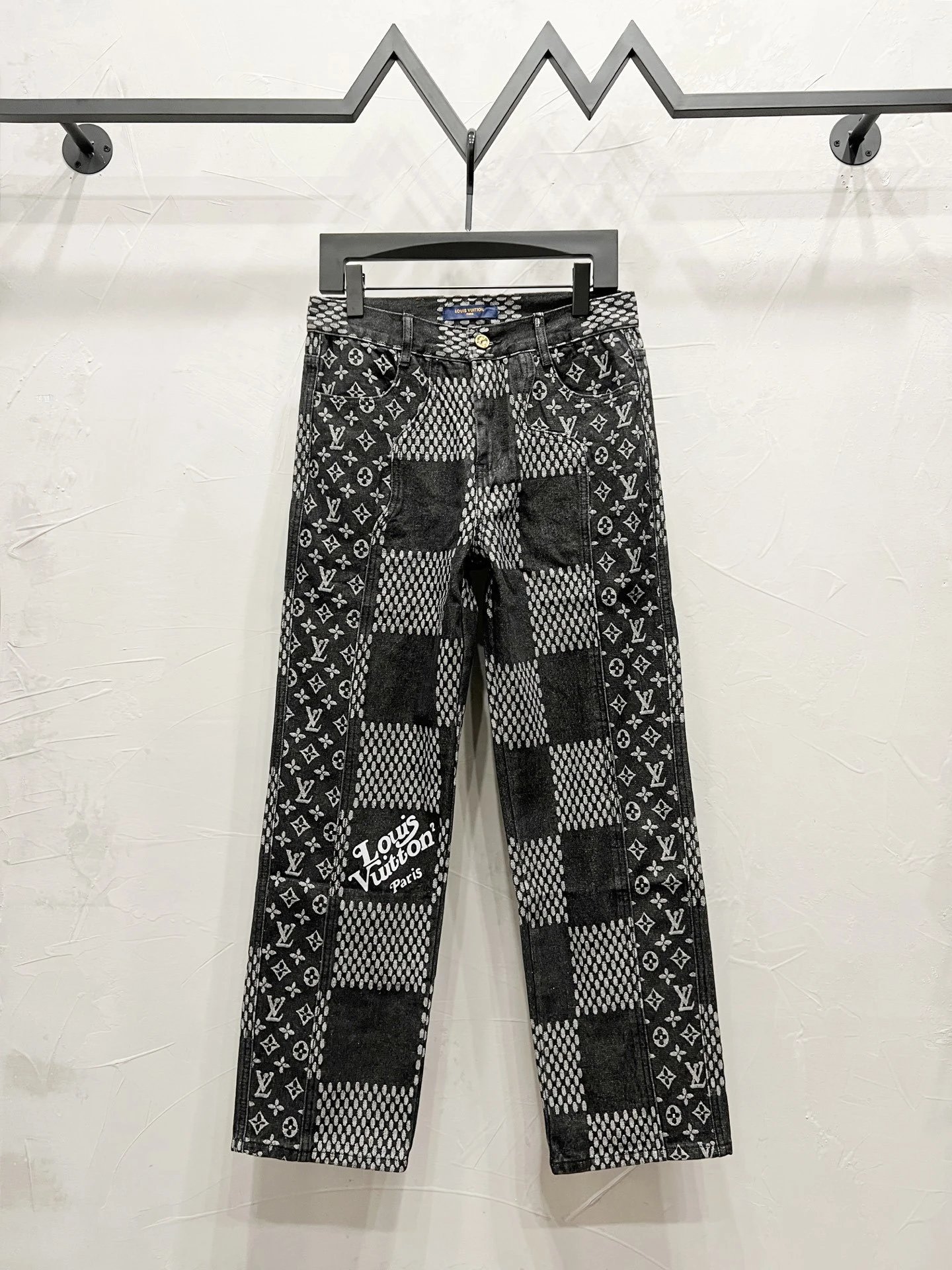 Louis Vuitton Patterned Denim Jeans — M906