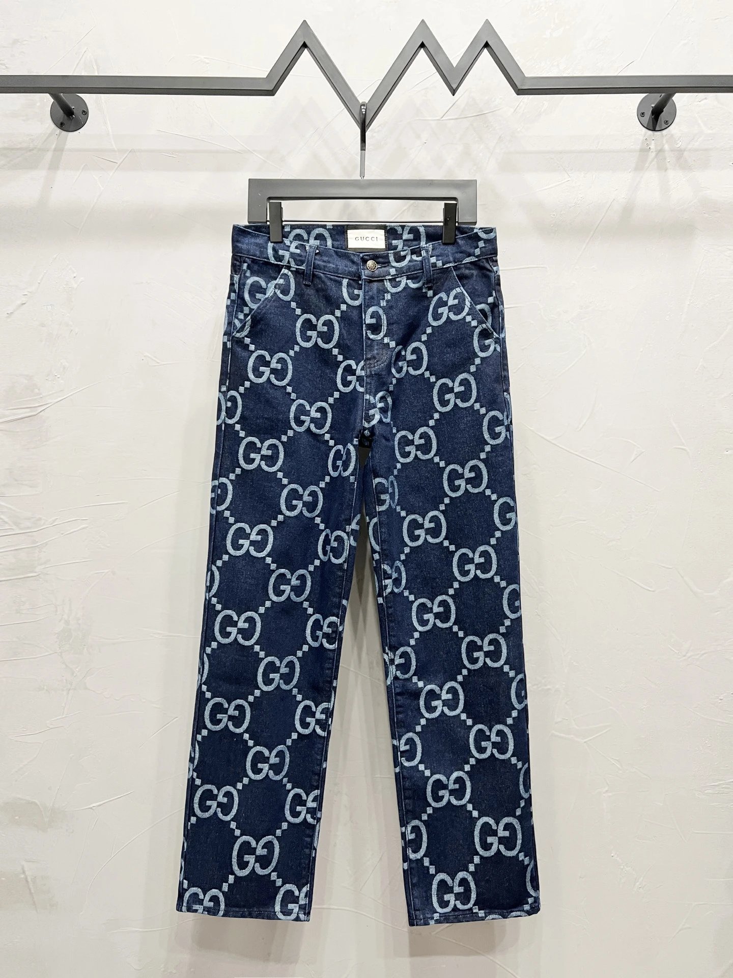 Louis Vuitton Patterned Denim Jeans — M886