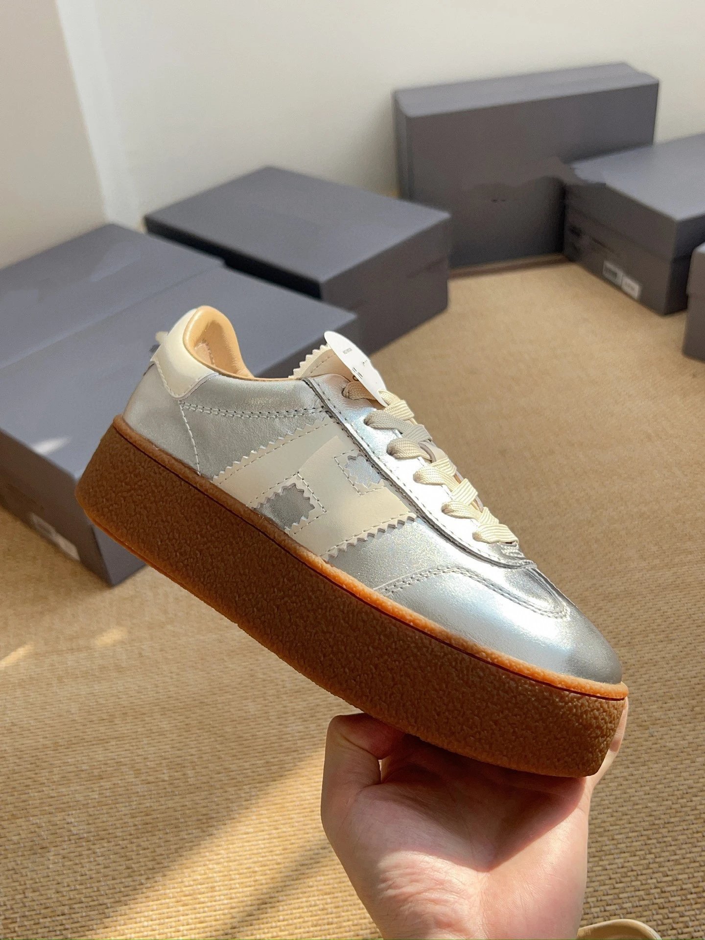 Hogan Sneakers Low-Top Platform with H Side Logo — Silver Deerskin with Cowhide