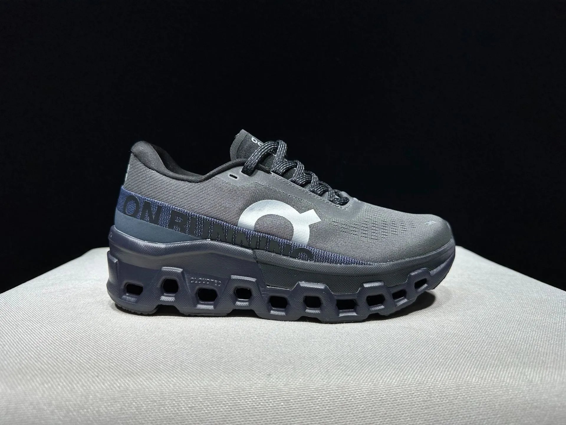 On Sneakers Cloudmonster 2 — Style 11