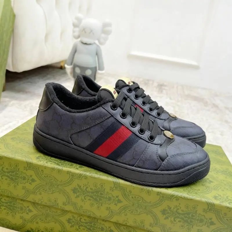 Gucci Sneakers Screener low-top lace-up with Web stripes and GG pattern panels — All black leather surface