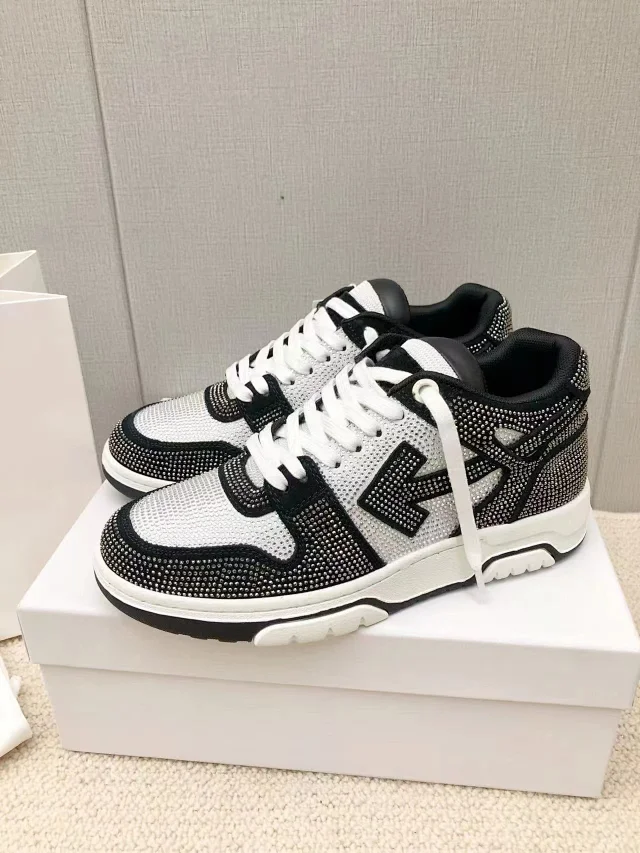 Off-White Sneakers Rhinestone Arrow Low-Top product detail image 1