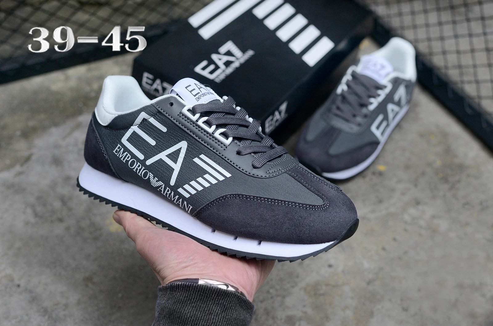 EA7 Emporio Armani Sneakers Low-top lace-up logo — Carbon gray white