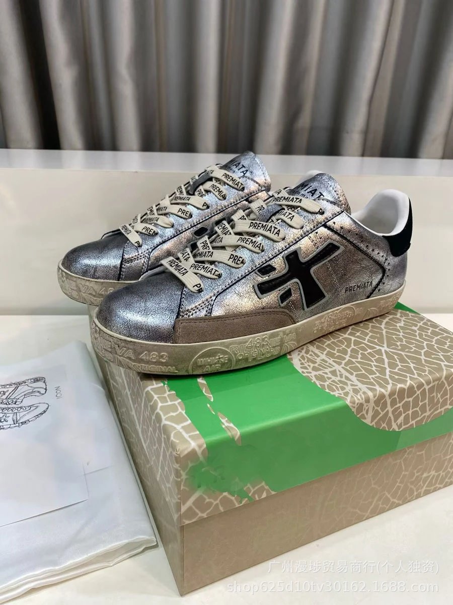 Premiata Sneakers Low-Top Lace-Up with Contrast Logo Appliqué — Figure 19