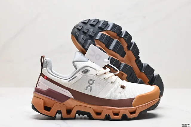 On Sneakers Cloudwander Waterproof product detail image 6