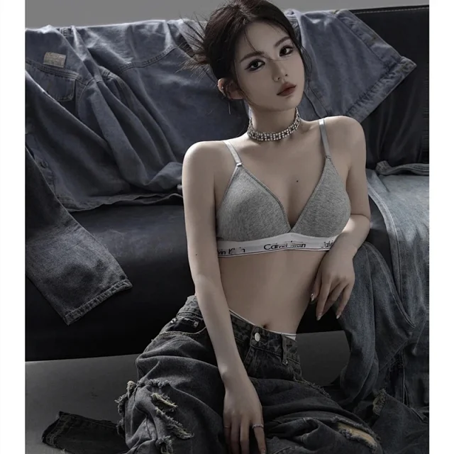 Calvin Klein Underwear Triangle bralette and briefs set product detail image 8