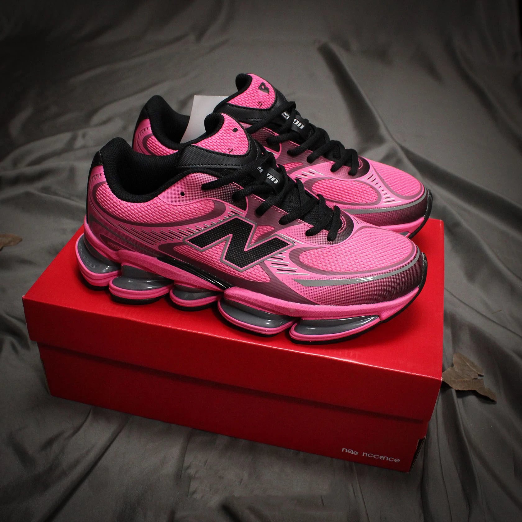 New Balance Sneakers 2000 Air-Cushion — 14