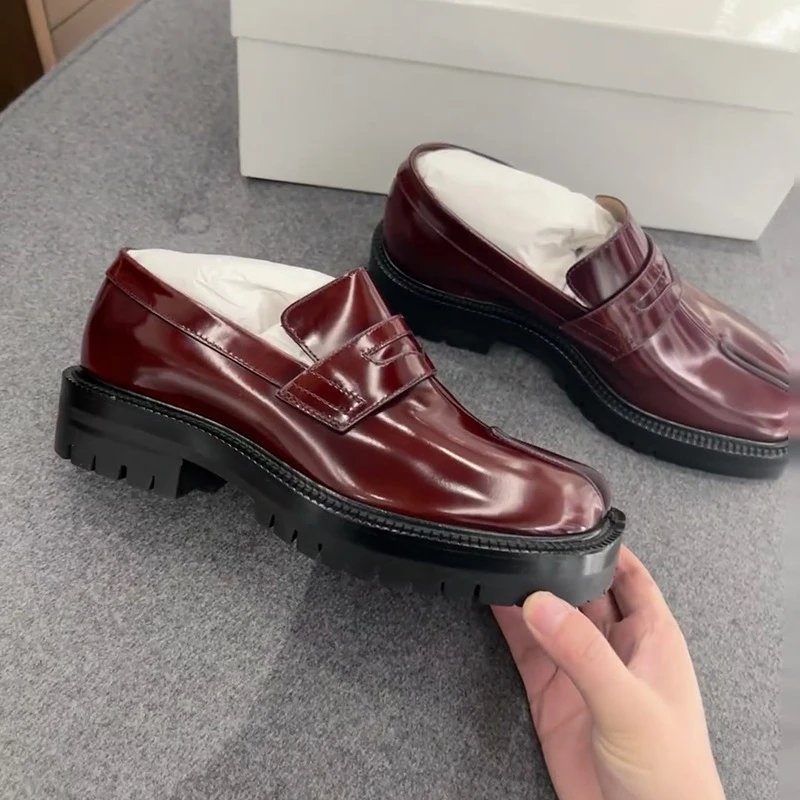 Unbranded Casual Shoes Split-Toe Patent Loafers and Lace-Up — Red // Love