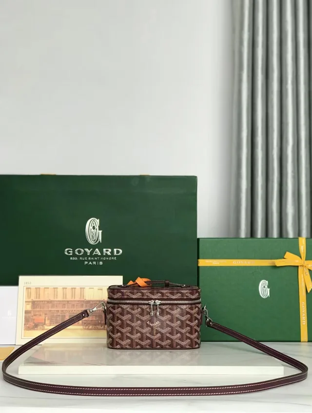 Goyard Crossbody Bags Monogram Zip Cosmetic Case product detail image 9