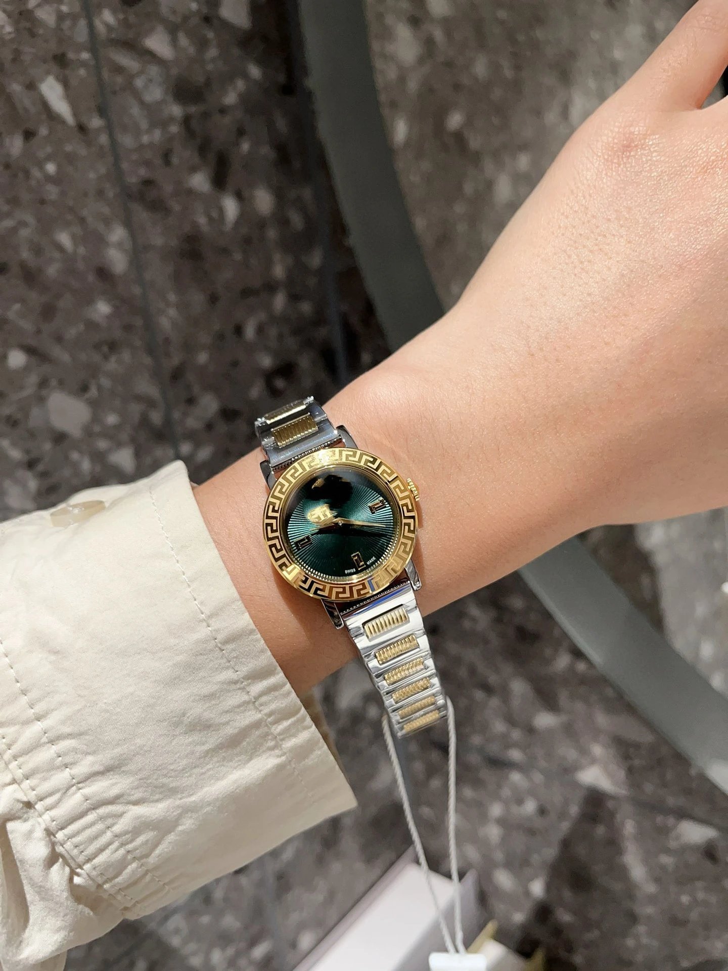 Versace Watches Medusa Motif Greek Key Bezel Metal Bracelet Watch — 14+Counter gift box packaging