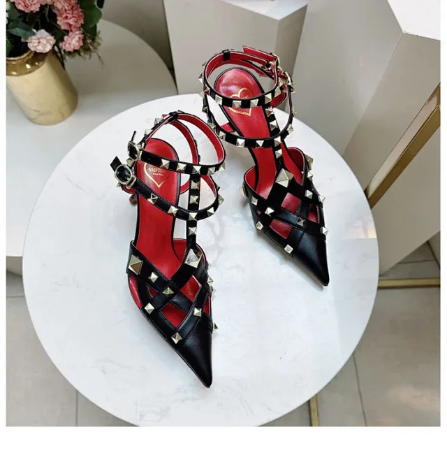 Valentino Garavani Sandals Rockstud pointed-toe caged ankle-strap high-heel product detail image 12