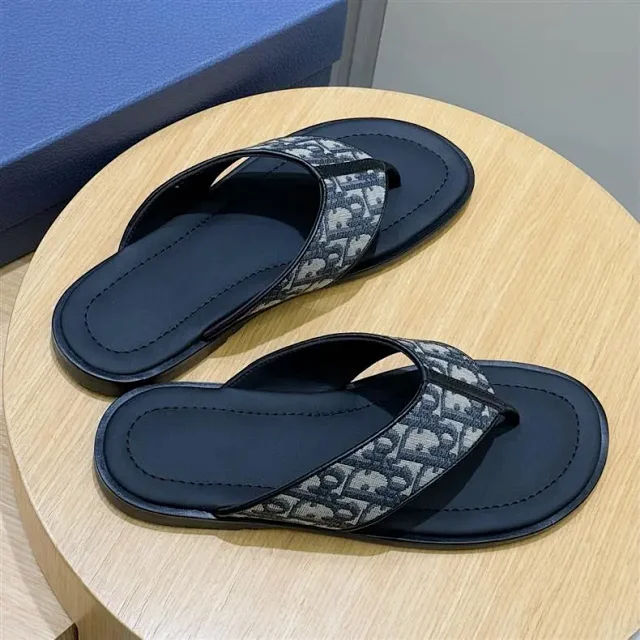 Unbranded Sandals Monogram-print thong product detail image 9
