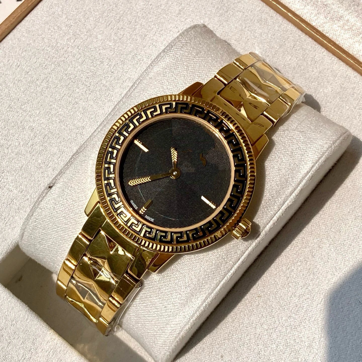 Versace Watches Medusa Motif Greek Key Bezel Metal Bracelet Watch — 33+Counter gift box packaging