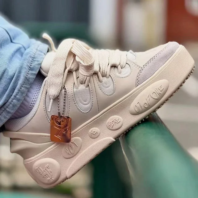 Louis Vuitton Sneakers Platform with Oversized Laces product detail image 3