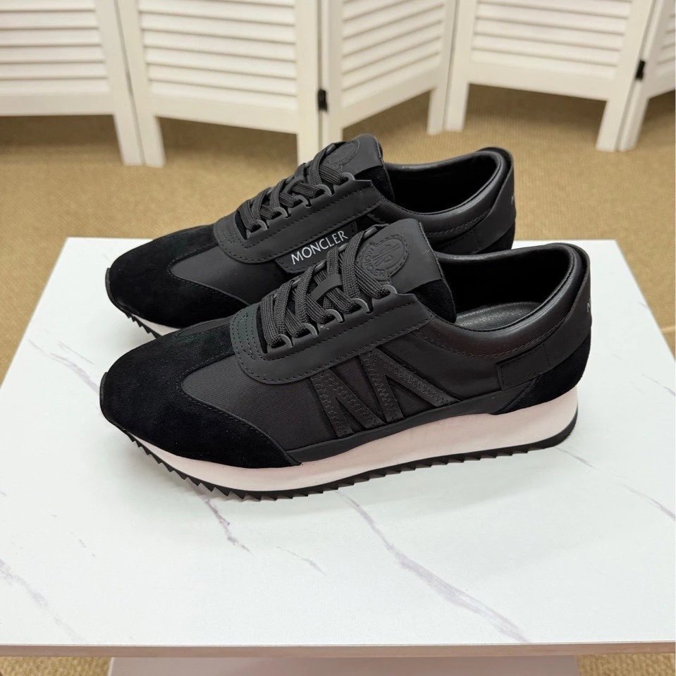 Moncler Sneakers Low-top lace-up with serrated sole image 2