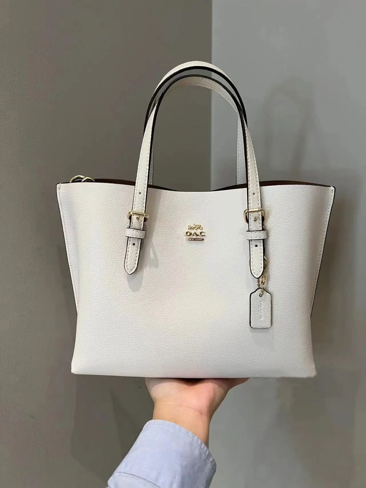 Coach Handbags Tote bag with adjustable shoulder straps — Leather White Airplane Box Gift Bag