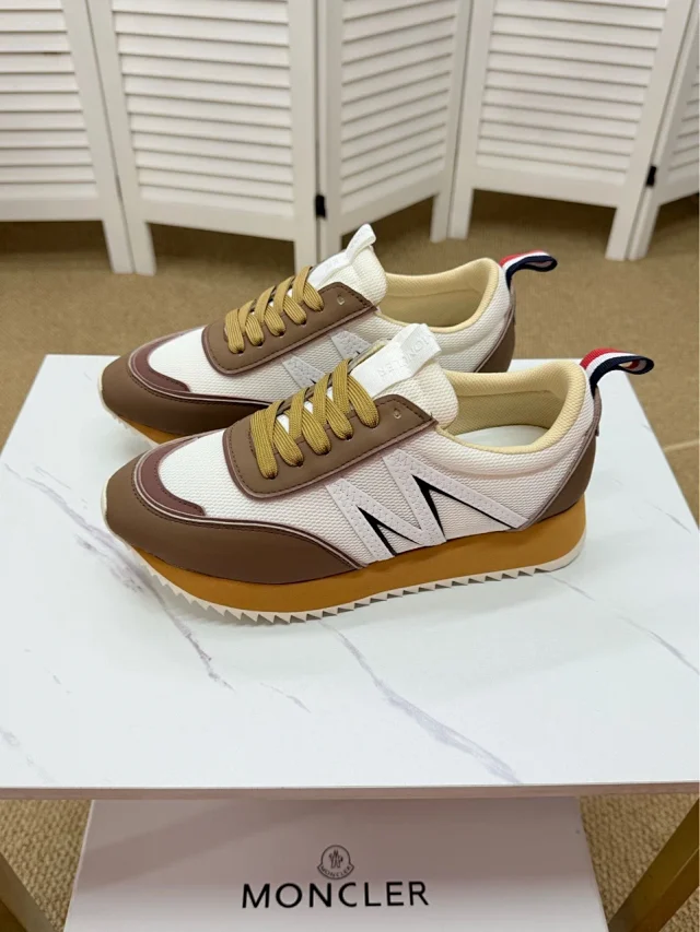 Moncler Sneakers Low-top lace-up with serrated sole product detail image 13